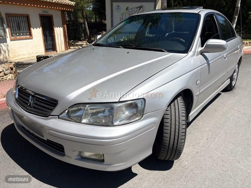Honda Accord 2.0I VTEC ELEGANCE-KLIMATIZADOR-TECHO CRISTAL-LLANTAS de 2000 con 160.000 Km por 5.700 EUR. en Granada