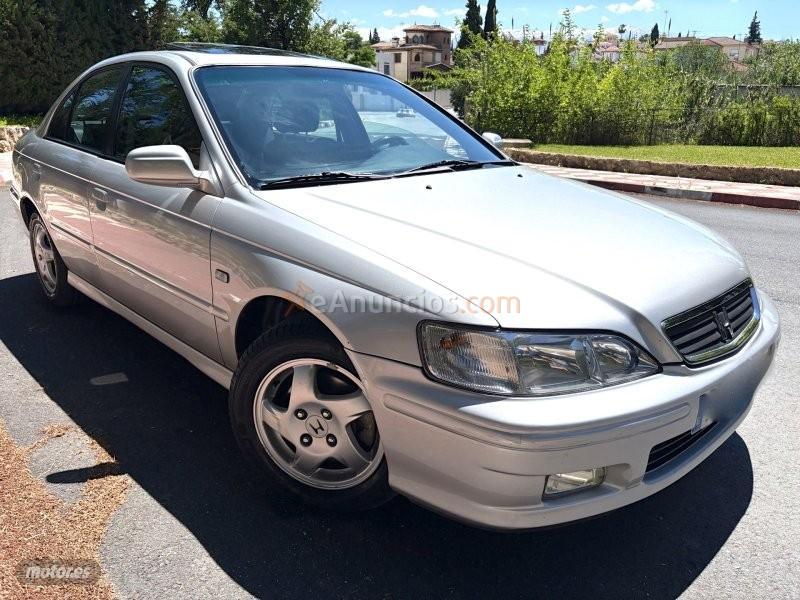 Honda Accord 2.0I VTEC ELEGANCE-KLIMATIZADOR-TECHO CRISTAL-LLANTAS de 2000 con 160.000 Km por 5.700 EUR. en Granada