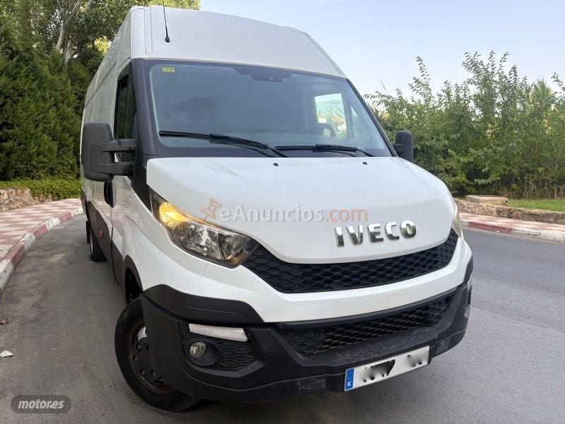Iveco Daily 3.0d MAXI L ALTA XXL RUEDAS GEMELAS KLIMATIZADOR AC de 2016 con 250.000 Km por 16.900 EUR. en Granada