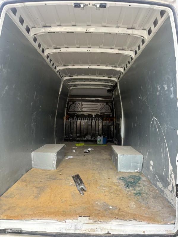 Iveco Daily 3.0d MAXI L ALTA XXL RUEDAS GEMELAS KLIMATIZADOR AC de 2016 con 250.000 Km por 16.900 EUR. en Granada