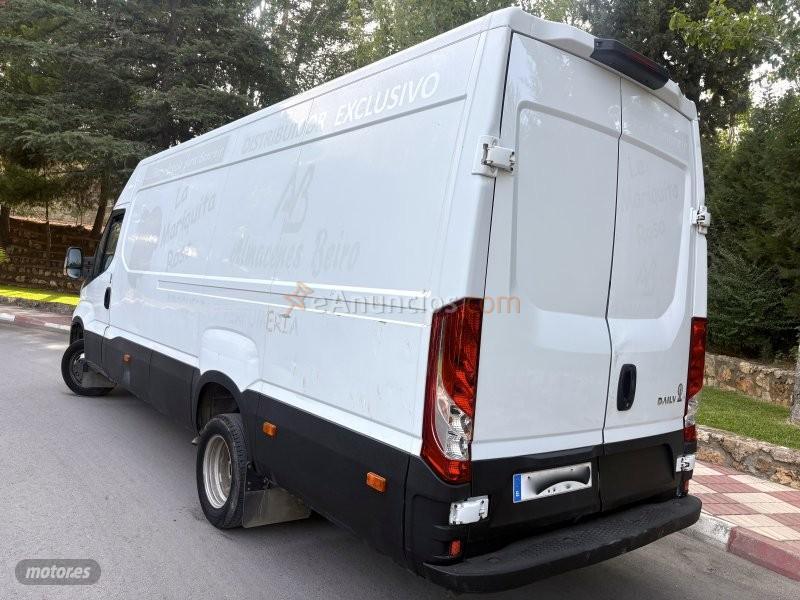 Iveco Daily 3.0d MAXI L ALTA XXL RUEDAS GEMELAS KLIMATIZADOR AC de 2016 con 250.000 Km por 16.900 EUR. en Granada