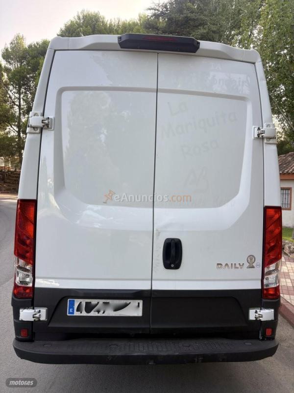 Iveco Daily 3.0d MAXI L ALTA XXL RUEDAS GEMELAS KLIMATIZADOR AC de 2016 con 250.000 Km por 16.900 EUR. en Granada