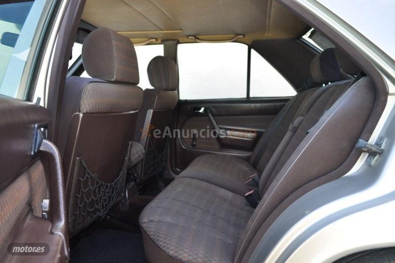 Mercedes 190 2.5 turbo diesel aut techo de 1990 con 199.000 Km por 10.700 EUR. en Granada