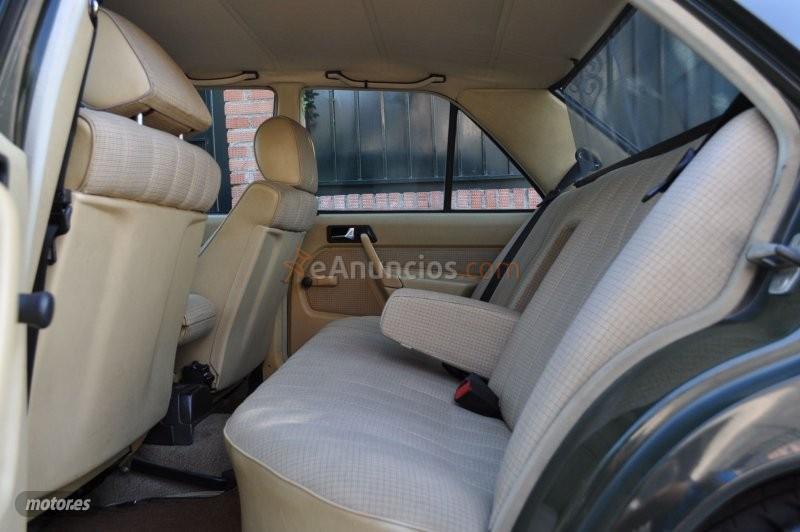Mercedes 190 2.0 elegance klima de 1983 con 70.000 Km por 8.700 EUR. en Granada