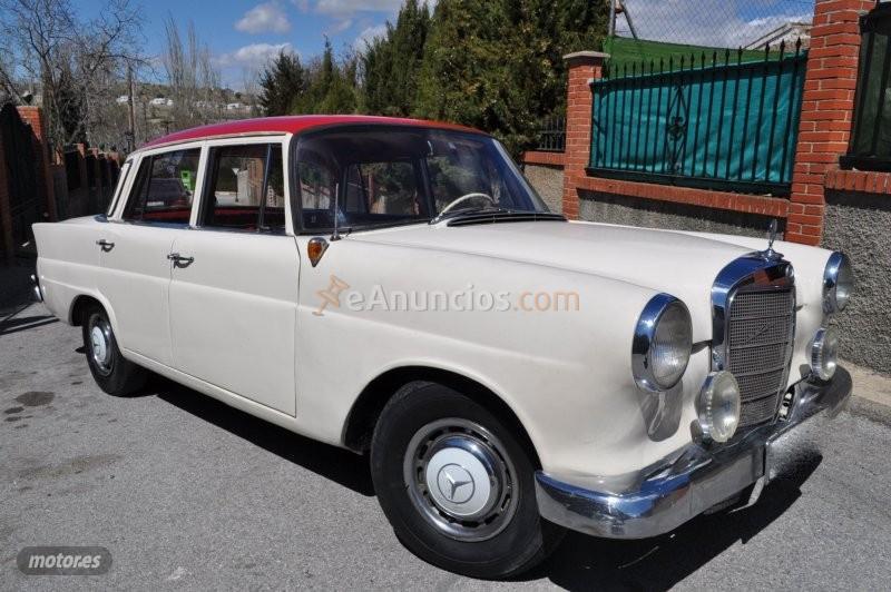 Mercedes 200 d colas w110 de 1972 con 111.000 Km por 27.700 EUR. en Granada