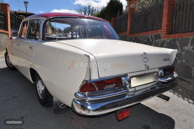 Mercedes 200 d colas w110 de 1972 con 111.000 Km por 27.700 EUR. en Granada