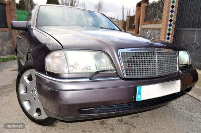 Mercedes Clase C 250D ELEGANCE-PIEL-KLIMA-TECHO ELECTRICO-LLA-XENON de 1993 con 227.000 Km por 6.700 EUR. en Granada