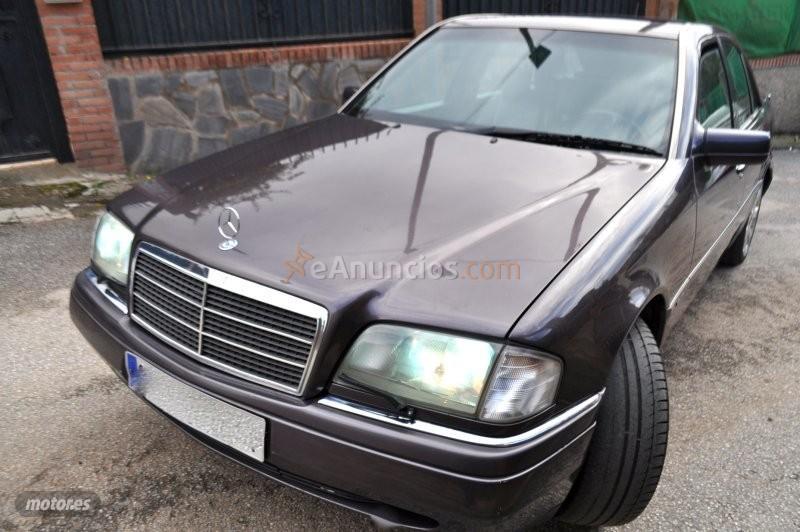Mercedes Clase C 250D ELEGANCE-PIEL-KLIMA-TECHO ELECTRICO-LLA-XENON de 1993 con 227.000 Km por 6.700 EUR. en Granada