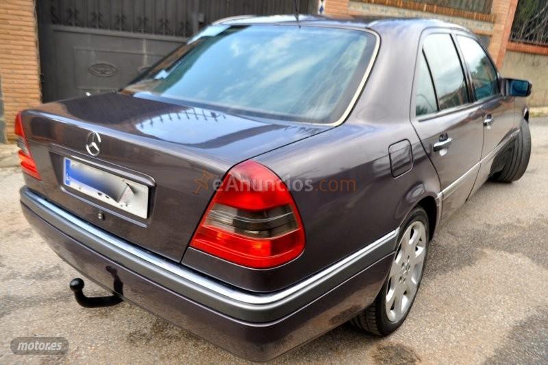 Mercedes Clase C 250D ELEGANCE-PIEL-KLIMA-TECHO ELECTRICO-LLA-XENON de 1993 con 227.000 Km por 6.700 EUR. en Granada