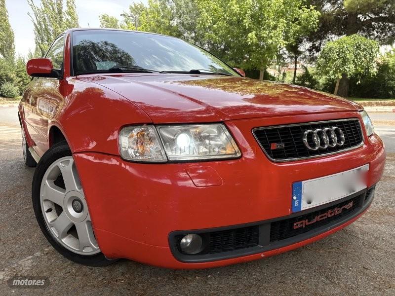 Audi S3 TURBO  XENON-BOSE-KLIMATIZADOR-NACIONAL-4X4 de 1999 con 10.000 Km por 7.500 EUR. en Granada