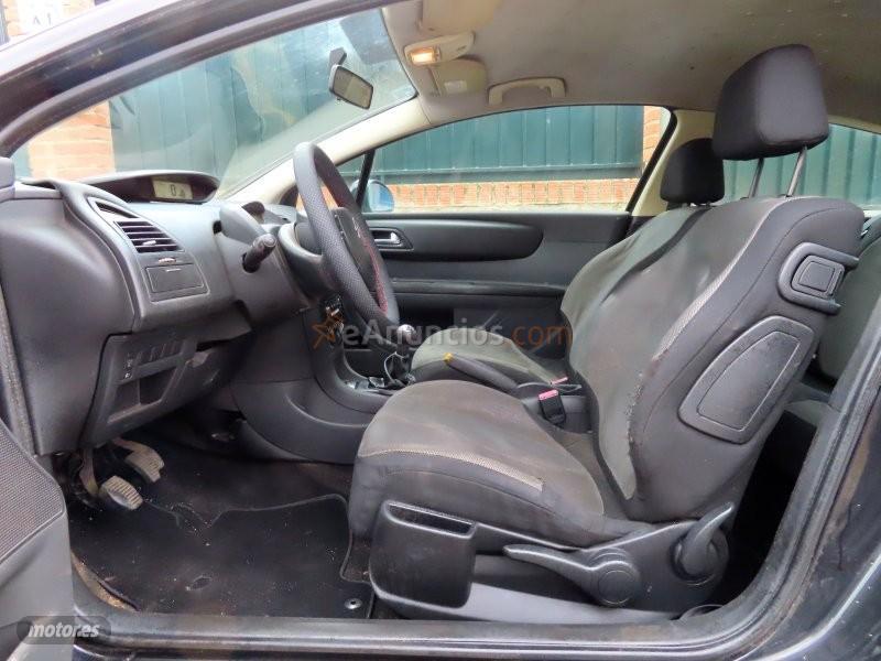 Citroen C4 1.6 HDI VTR KLIMA AC-AIRBAGS-CD-PARKTRONIC de 2005 con 270.000 Km por 1.500 EUR. en Granada