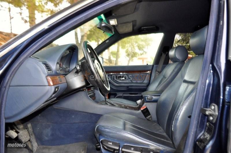 BMW Serie 7 730D PIEL INDIVIDUAL-NAVI DVD-BIXENON-KLIMATIZADOR de 2000 con 80.000 Km por 7.700 EUR. en Granada