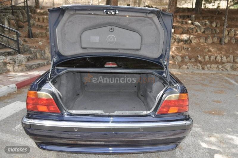 BMW Serie 7 730D PIEL INDIVIDUAL-NAVI DVD-BIXENON-KLIMATIZADOR de 2000 con 80.000 Km por 7.700 EUR. en Granada