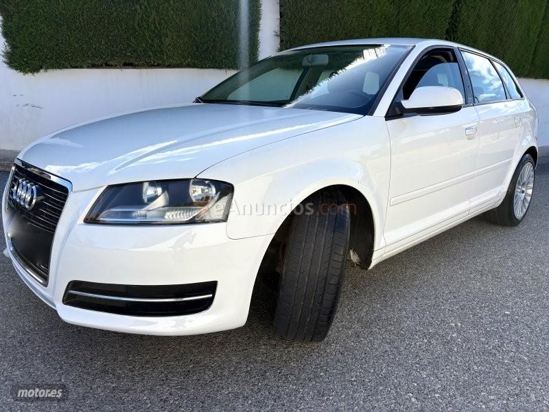 Audi A3 1.6 TDI SPORTLINE-KLIMA-LLANTAS 17 de 2013 con 190.000 Km por 7.900 EUR. en Granada