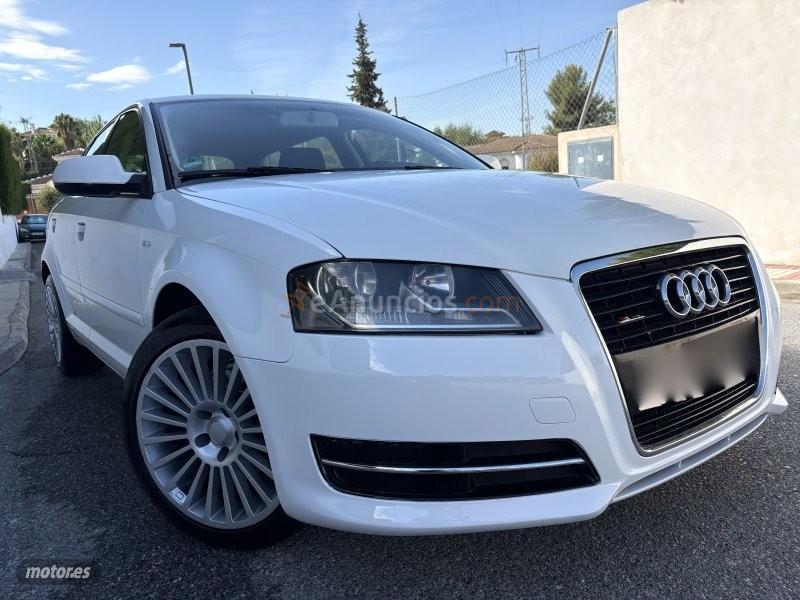 Audi A3 1.6 TDI SPORTLINE-KLIMA-LLANTAS 17 de 2013 con 190.000 Km por 7.900 EUR. en Granada