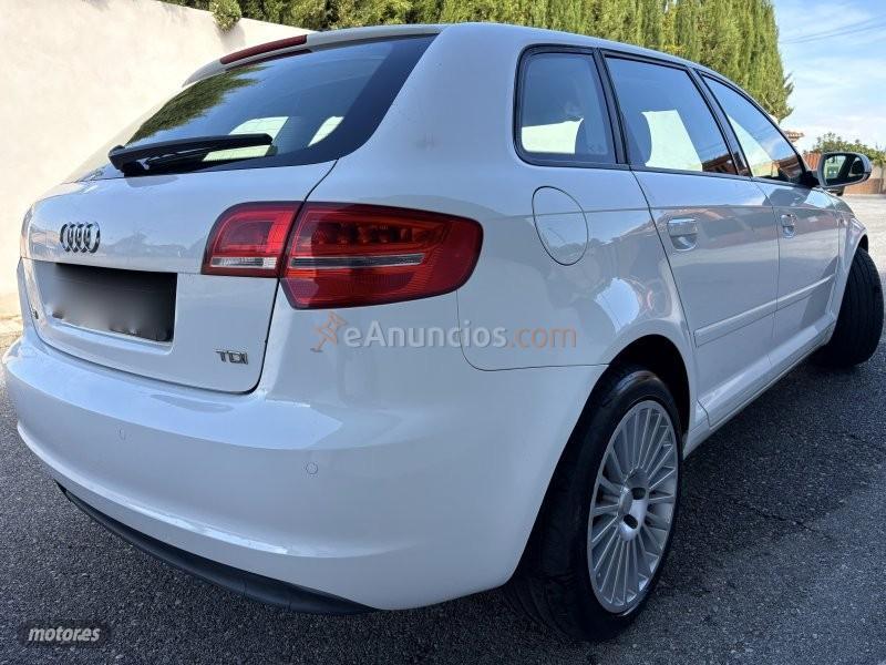 Audi A3 1.6 TDI SPORTLINE-KLIMA-LLANTAS 17 de 2013 con 190.000 Km por 7.900 EUR. en Granada