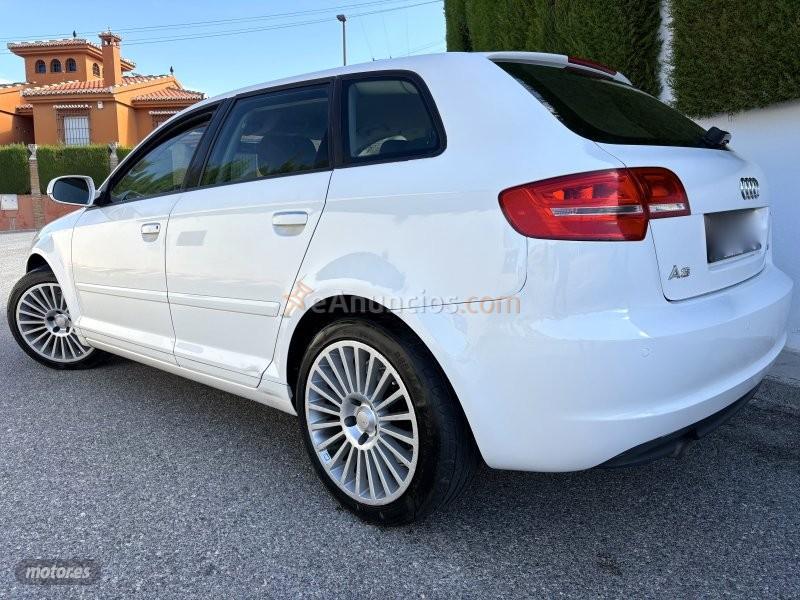 Audi A3 1.6 TDI SPORTLINE-KLIMA-LLANTAS 17 de 2013 con 190.000 Km por 7.900 EUR. en Granada