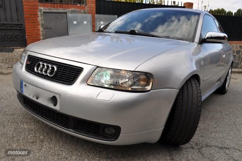Audi S3 s3 225cv quattro-piel-xenon-bose-navi de 2000 con 167.000 Km por 10.700 EUR. en Granada