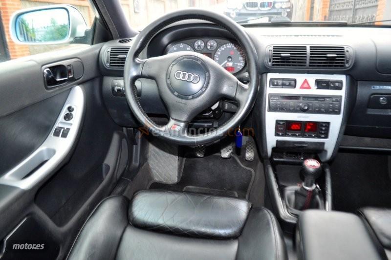 Audi S3 s3 225cv quattro-piel-xenon-bose-navi de 2000 con 167.000 Km por 10.700 EUR. en Granada