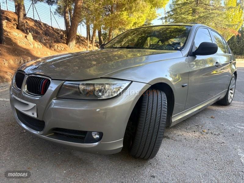 BMW Serie 3 3 2.0D PIEL BEIGE-NAVI-TECHO CRISTAL-PARK de 2010 con 150.000 Km por 5.700 EUR. en Granada