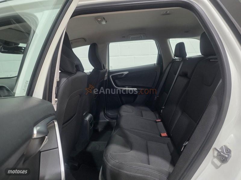 Volvo XC 60 Premium edition de 2016 con 200.000 Km por 12.900 EUR. en Sevilla