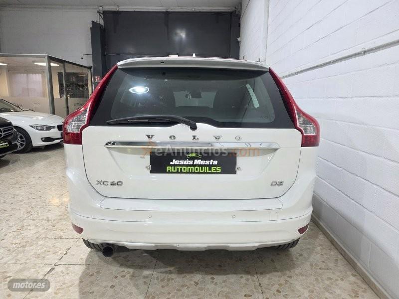 Volvo XC 60 Premium edition de 2016 con 200.000 Km por 12.900 EUR. en Sevilla