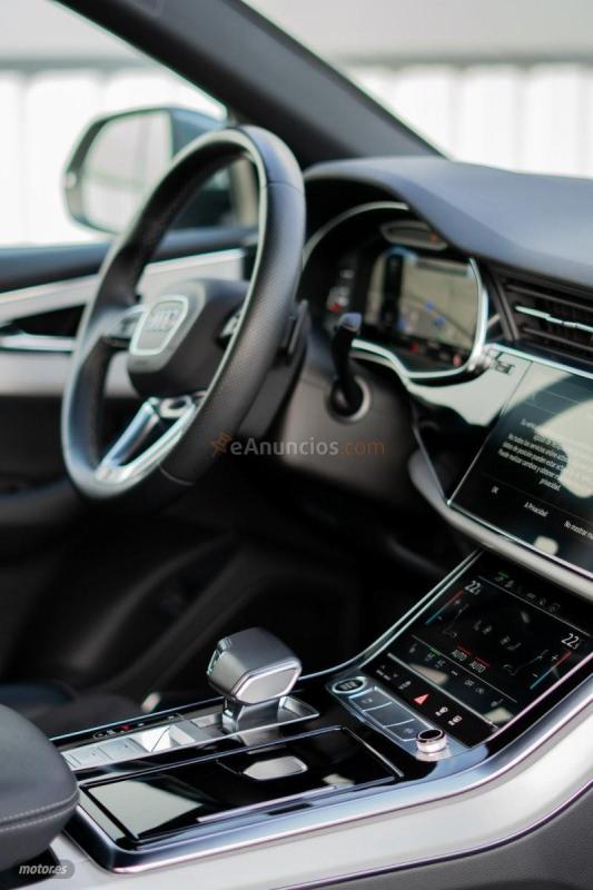 Audi Q8 55 TFSI e quattro tiptronic S line de 2021 con 88.000 Km por 54.900 EUR. en Madrid