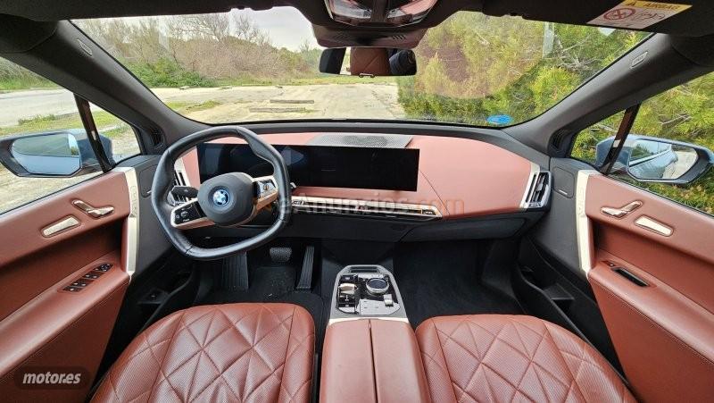 BMW iX xDrive40 de 2023 con 22.787 Km por 52.900 EUR. en Valencia