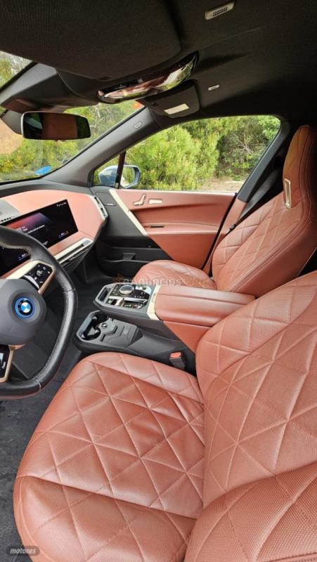 BMW iX xDrive40 de 2023 con 22.787 Km por 52.900 EUR. en Valencia