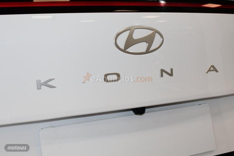 Hyundai Kona 1.0 TGDI MAXX 120CV 48V MHEV de 2024 con 107.442 Km por 20.900 EUR. en Cadiz