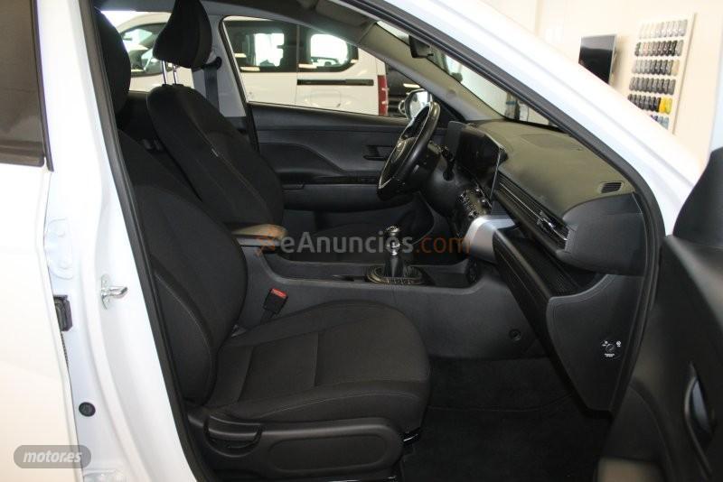 Hyundai Kona 1.0 TGDI MAXX 120CV 48V MHEV de 2024 con 107.442 Km por 20.900 EUR. en Cadiz