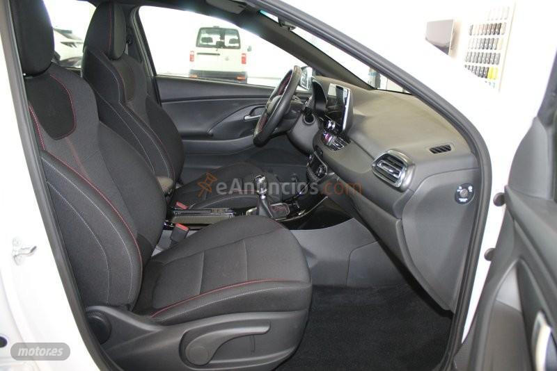 Hyundai i30 TGDI NLINE 100CV de 2025 con 24.238 Km por 22.990 EUR. en Cadiz