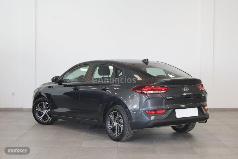 Hyundai i30 FASTBACK 1.0 TGDI KLASS 120CV 48V de 2022 con 73.746 Km por 17.990 EUR. en Cadiz
