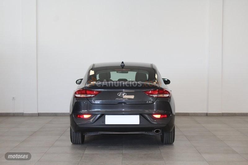 Hyundai i30 FASTBACK 1.0 TGDI KLASS 120CV 48V de 2022 con 73.746 Km por 17.990 EUR. en Cadiz