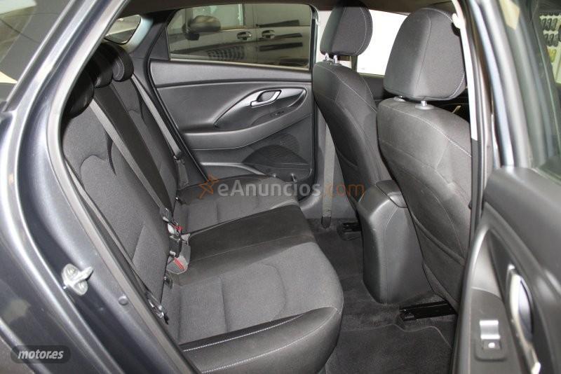 Hyundai i30 FASTBACK 1.0 TGDI KLASS 120CV 48V de 2022 con 73.746 Km por 17.990 EUR. en Cadiz