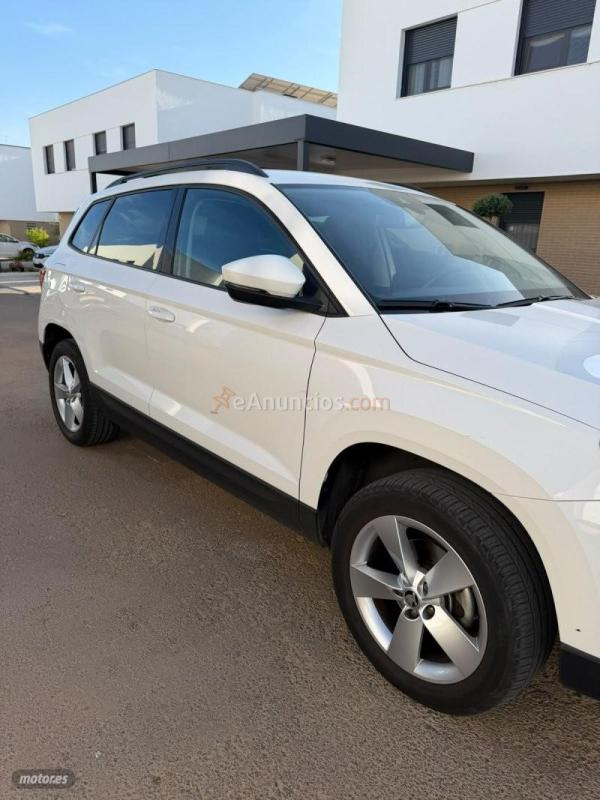 Skoda Karoq 1.5 TSI 150 CV Ambition ACT DSG de 2019 con 48.392 Km por 19.900 EUR. en Sevilla
