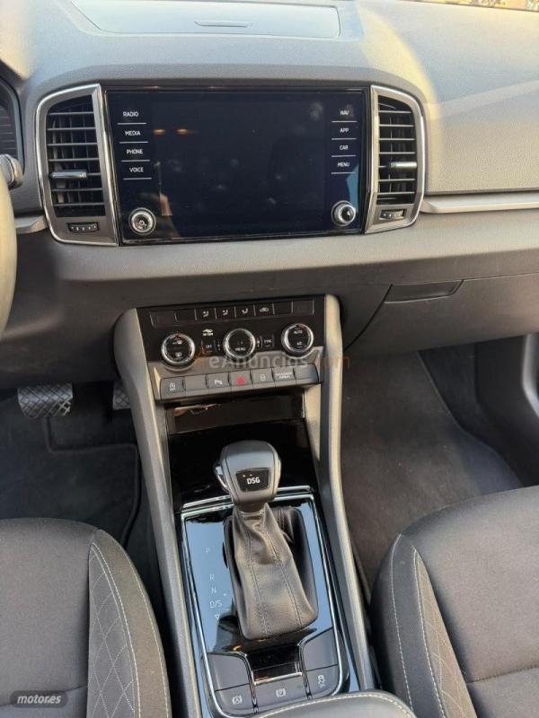 Skoda Karoq 1.5 TSI 150 CV Ambition ACT DSG de 2019 con 48.392 Km por 19.900 EUR. en Sevilla
