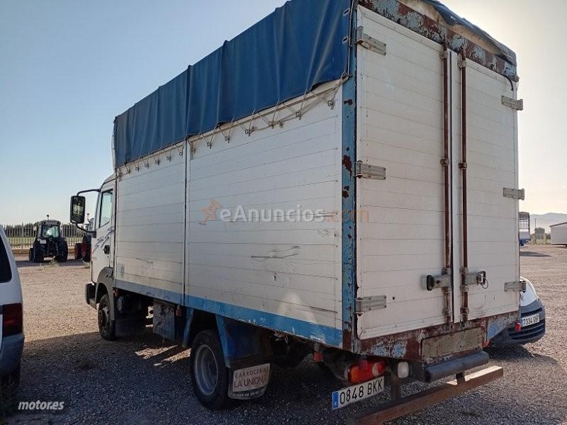 Nissan Atleon 110 CAJA FRUTERA O PAQUETERA. de 2001 con 345.000 Km por 7.000 EUR. en Murcia