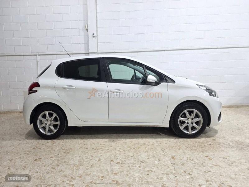 Peugeot 208 1.2 vti active de 2016 con 50.000 Km por 6.500 EUR. en Sevilla