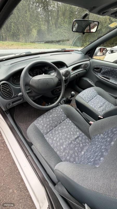 Renault Megane Europa 1.6E de 1998 con 155.148 Km por 1.850 EUR. en Asturias