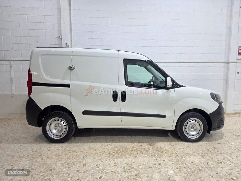 Opel Combo Cargo cdti de 2021 con 130.000 Km por 8.200 EUR. en Sevilla
