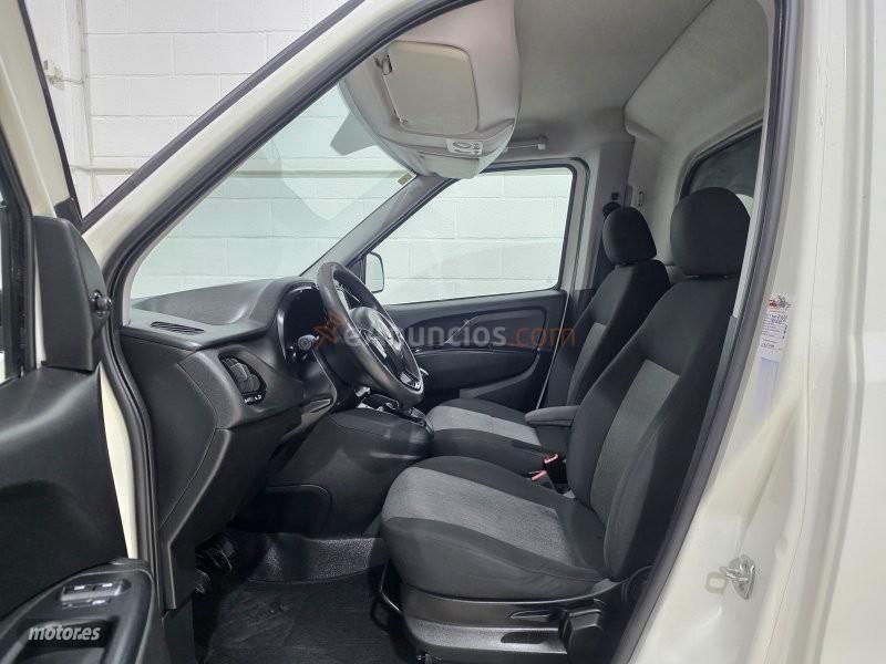 Opel Combo Cargo cdti de 2021 con 130.000 Km por 8.200 EUR. en Sevilla