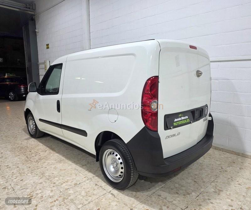 Opel Combo Cargo cdti de 2021 con 130.000 Km por 8.200 EUR. en Sevilla