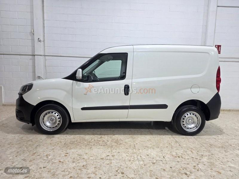 Opel Combo Cargo cdti de 2021 con 130.000 Km por 8.200 EUR. en Sevilla