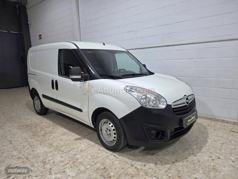 Opel Combo Cargo cdti 90cv de 2017 con 130.000 Km por 6.500 EUR. en Sevilla