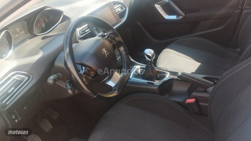 Peugeot 308 BUSSINES de 2019 con 130.000 Km por 10.500 EUR. en Albacete