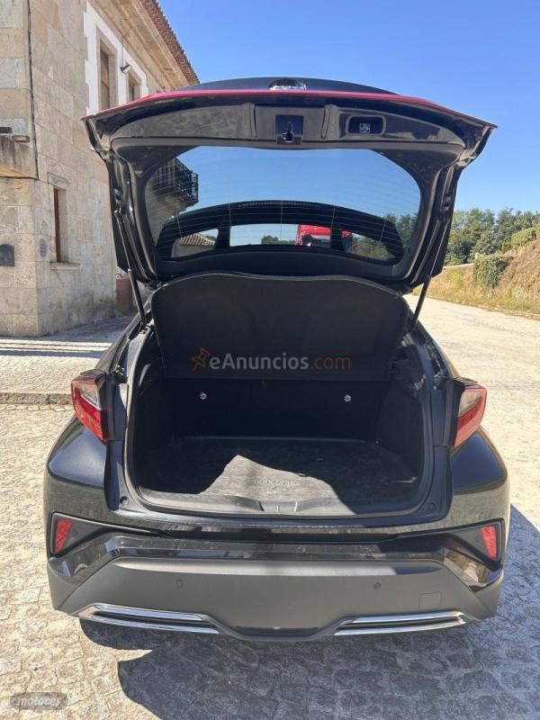 Toyota C-HR 2.0 180h Advance de 2023 con 61.000 Km por 25.500 EUR. en A Coruna
