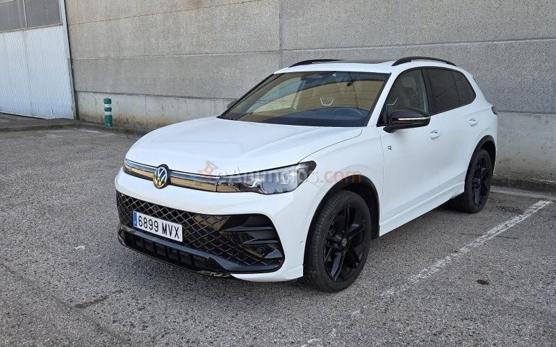 Volkswagen Tiguan Rline de 2024 con 37.000 Km por 40.500 EUR. en Navarra