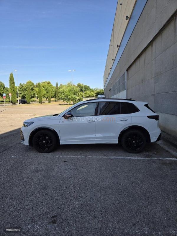 Volkswagen Tiguan Rline de 2024 con 37.000 Km por 40.500 EUR. en Navarra