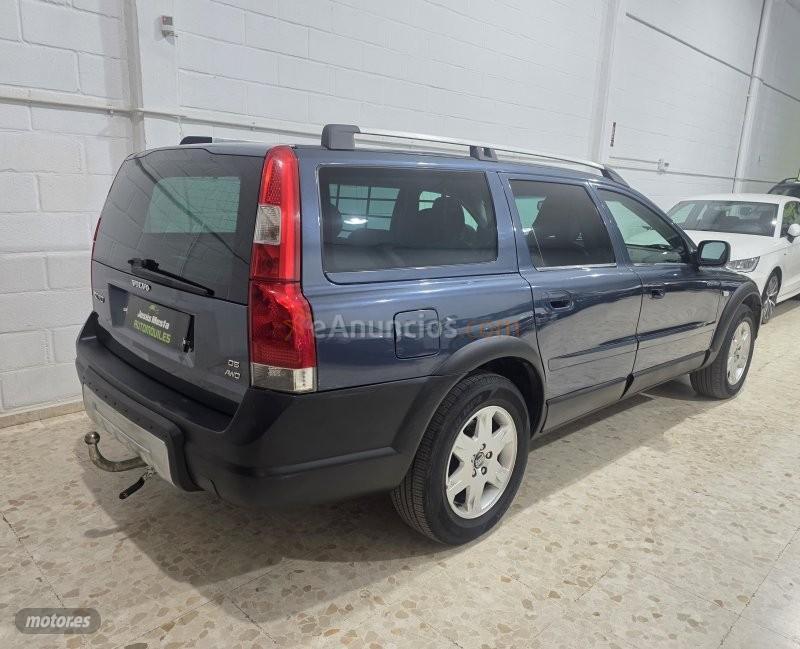 Volvo XC 70 Momentum de 2025 con 170.000 Km por 8.200 EUR. en Sevilla